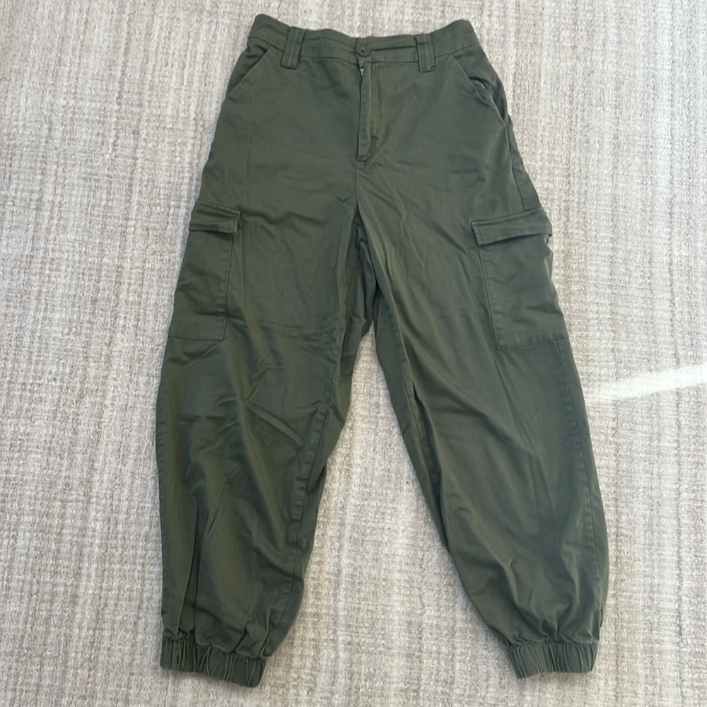 Army Green Cargo Pants by BDG - size L